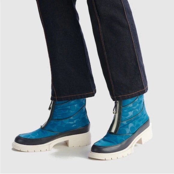 Coach NWOT blue zip up worn winter boots 7.5 - Picture 1 of 10